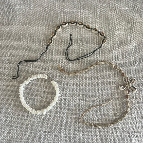 Vintage Puka Shell Chokers and bracelet - Picture 5 of 5